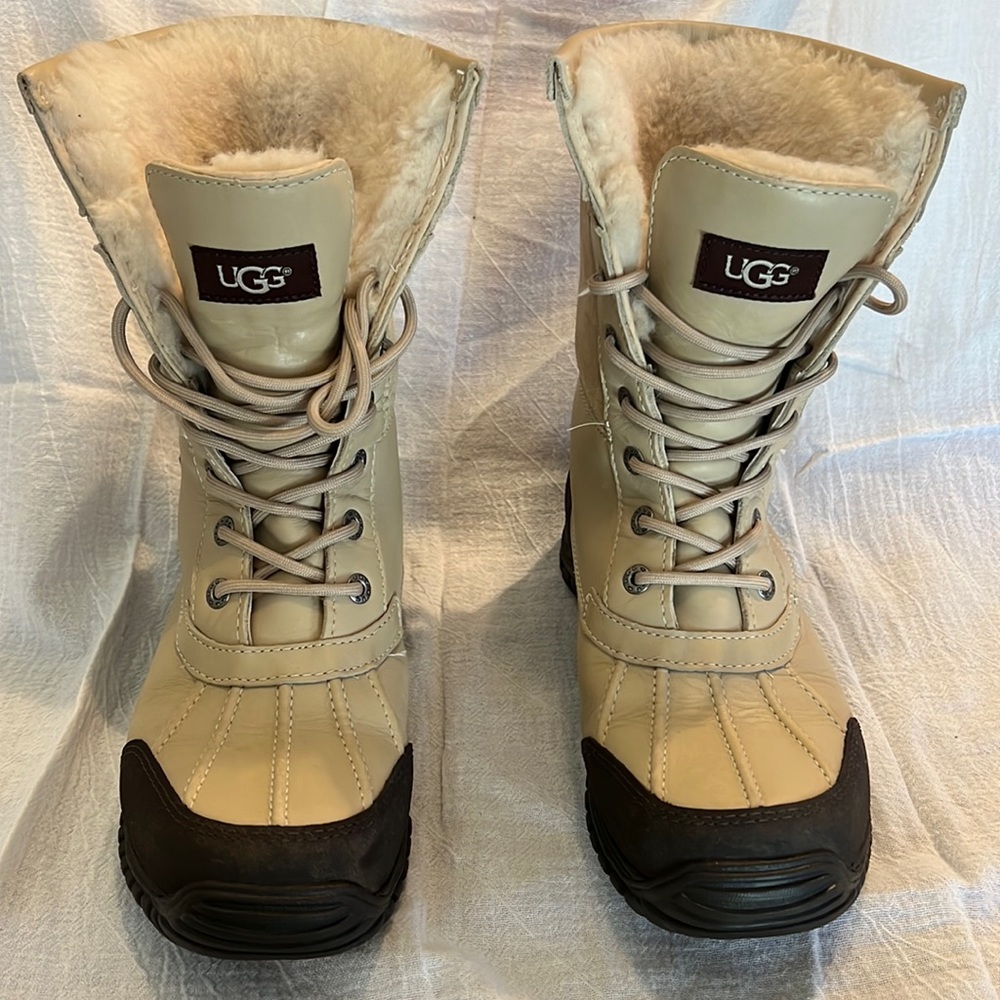 Authentic Women's size 9 Ugg Adirondack Snow Boots Camel with Sheepskin.  No Box